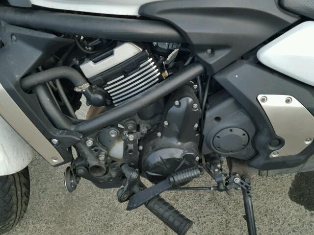JKAENEB14FDA06635 - 2015 KAWASAKI EN650-B WHITE photo 7