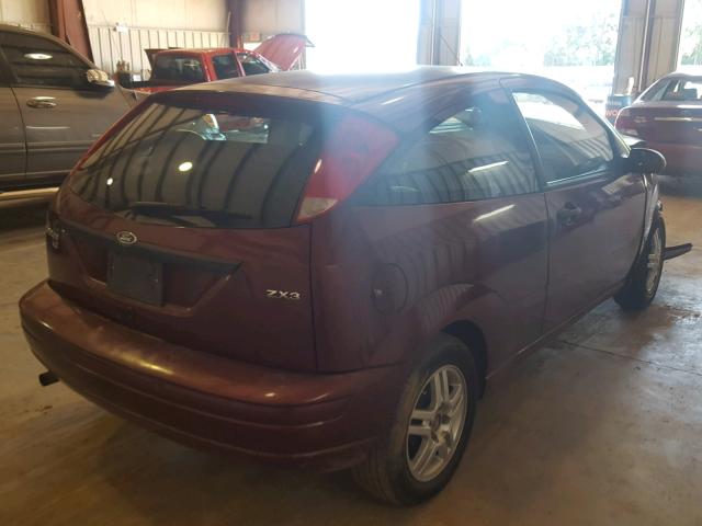 1FAFP31N86W149057 - 2006 FORD FOCUS ZX3 MAROON photo 4