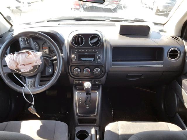 1J4NF1FB3BD176131 - 2011 JEEP COMPASS SP WHITE photo 9