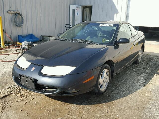 1G8ZY12782Z176688 - 2002 SATURN SC2 BLACK photo 2