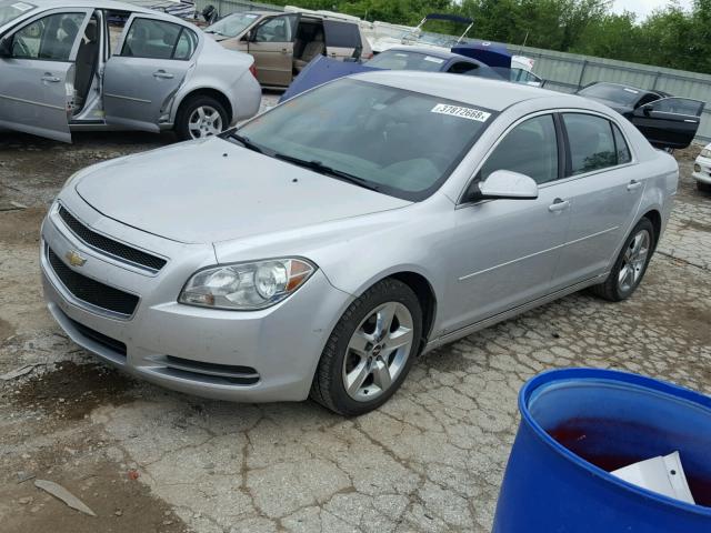 1G1ZH57B39F205870 - 2009 CHEVROLET MALIBU 1LT SILVER photo 2