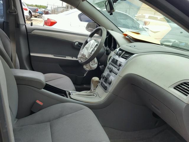 1G1ZB5E0XCF304227 - 2012 CHEVROLET MALIBU LS ნაცრისფერი ფოტო 5