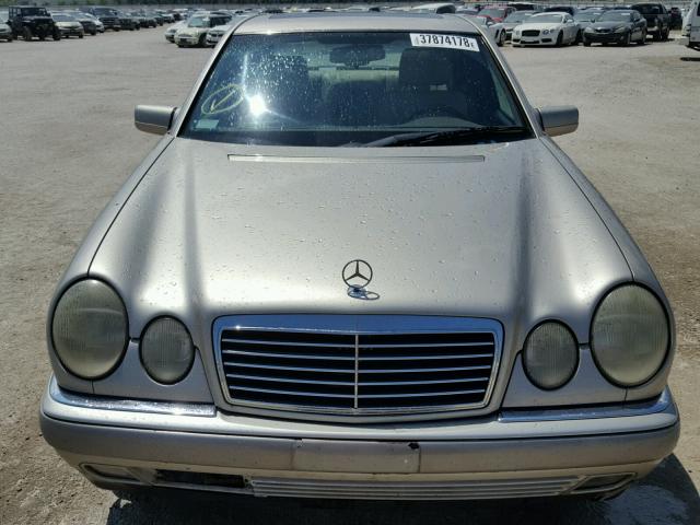 WDBJF20F8VA370700 - 1997 MERCEDES-BENZ E 300D SILVER photo 9