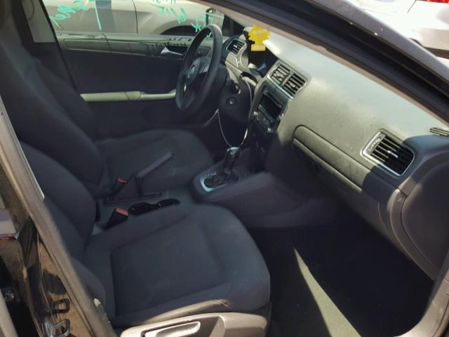 3VW2K7AJ4CM402654 - 2012 VOLKSWAGEN JETTA BASE 黑色 照片 5