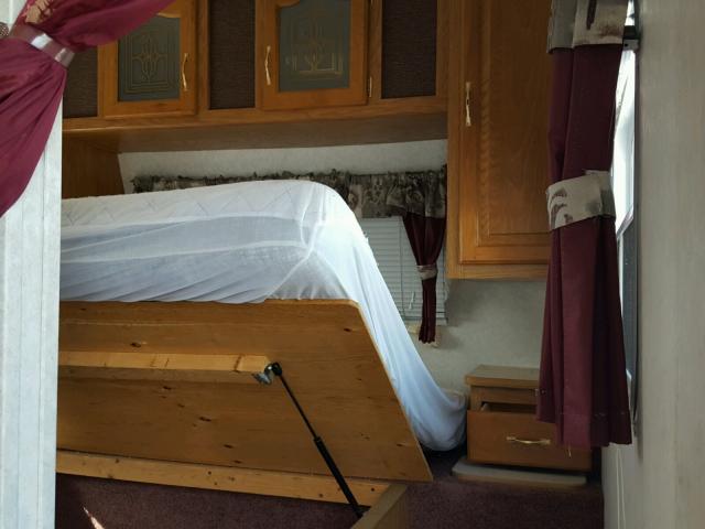 4YDT2592021203201 - 2002 KEYSTONE SPRINTER თეთრი ფოტო 5