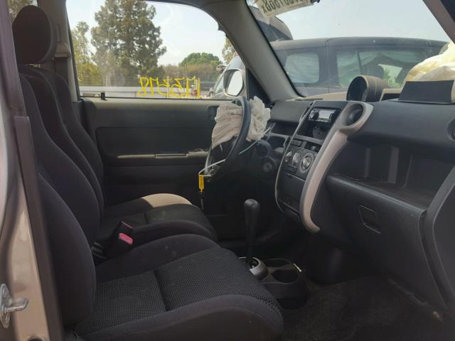 JTLKT324050176544 - 2005 TOYOTA SCION XB 灰色 照片 5