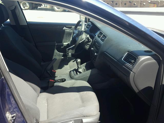 3VW1K7AJ6CM361813 - 2012 VOLKSWAGEN JETTA BASE BLUE photo 5