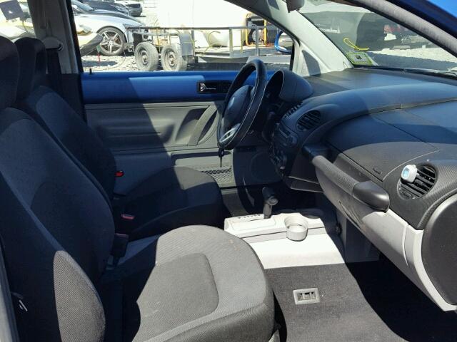 3VWBB61C4WM044438 - 1998 VOLKSWAGEN NEW BEETLE 蓝色 照片 5