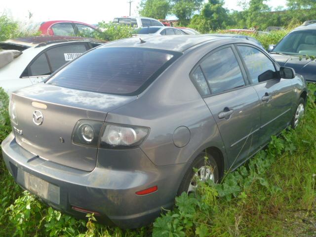 JM1BK12F271730426 - 2007 MAZDA 3 I GRAY photo 4