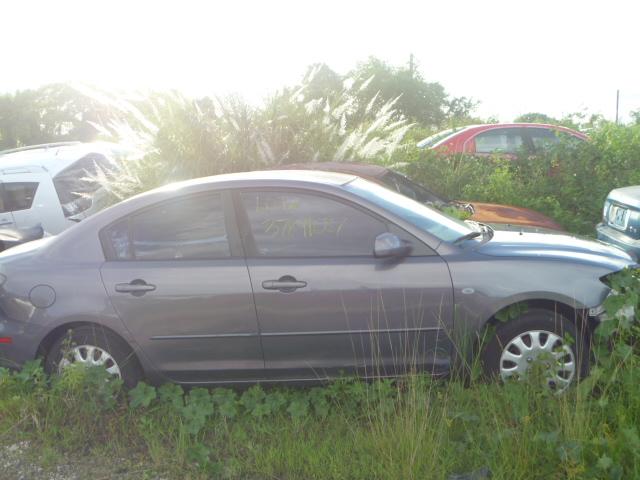 JM1BK12F271730426 - 2007 MAZDA 3 I GRAY photo 9