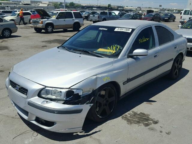 YV1RH52Y842386767 - 2004 VOLVO S60 R 银色 照片 2