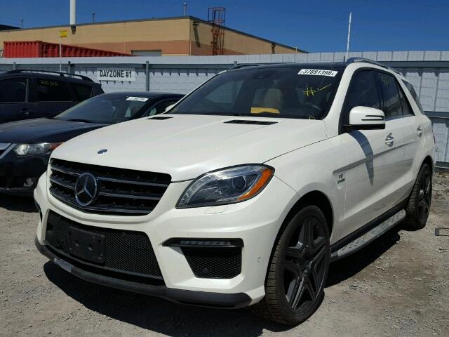 4JGDA7EB8CA049166 - 2012 MERCEDES-BENZ ML 63 AMG WHITE photo 2