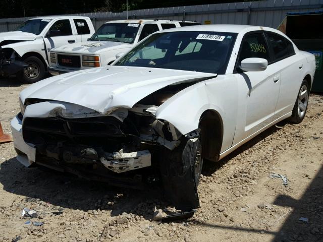 2C3CDXAT3DH615599 - 2013 DODGE CHARGER PO WHITE photo 2