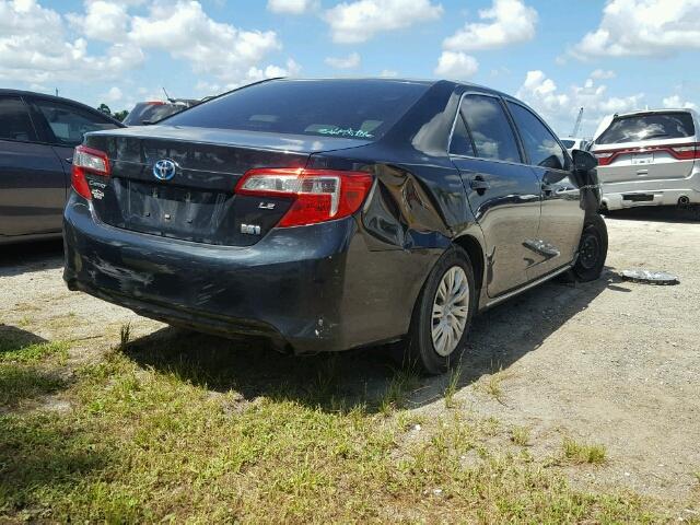 4T1BD1FK0EU136944 - 2014 TOYOTA CAMRY HYBR BLUE photo 4