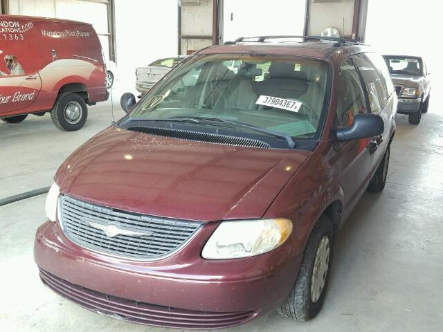 2C4GP44382R747635 - 2002 CHRYSLER TOWN & COU MAROON photo 2