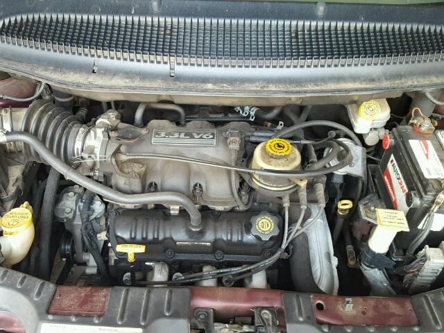 2C4GP44382R747635 - 2002 CHRYSLER TOWN & COU MAROON photo 7