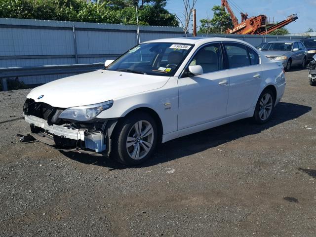 WBANV13599C156390 - 2009 BMW 528 XI WHITE photo 2