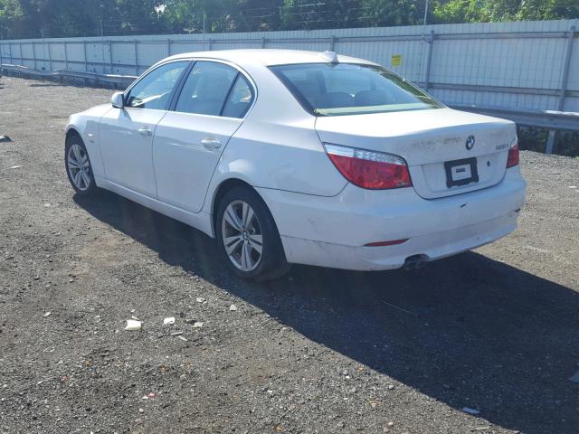 WBANV13599C156390 - 2009 BMW 528 XI WHITE photo 3