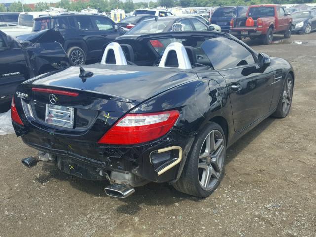 WDDPK3JA1GF122543 - 2016 MERCEDES-BENZ SLK 300 BLACK photo 4