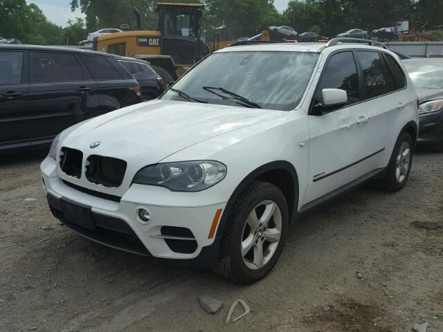 5UXZV4C50DL993381 - 2013 BMW X5 XDRIVE3 WHITE photo 2