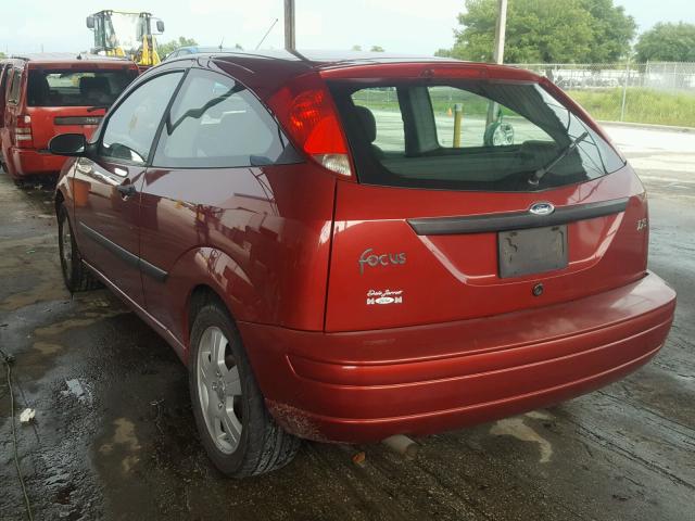 3FAFP31343R116943 - 2003 FORD FOCUS ZX3 RED photo 3