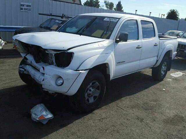 3TMJU62N67M040708 - 2007 TOYOTA TACOMA PRE WHITE photo 2