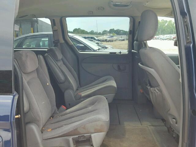 2A4GP44R96R637438 - 2006 CHRYSLER TOWN & COU BLUE photo 6