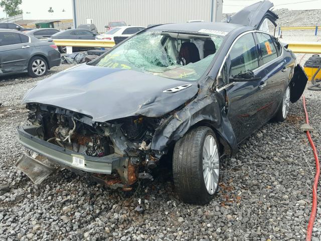 1G4PP5SKXD4179566 - 2013 BUICK VERANO GRAY photo 2