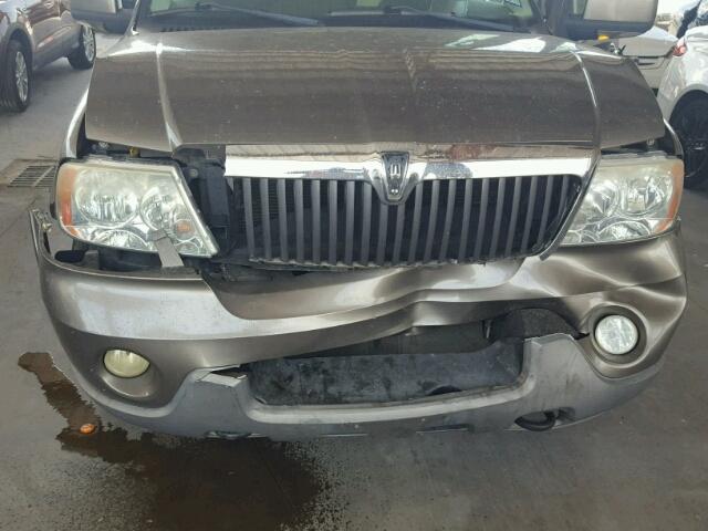 5LMFU27R64LJ16377 - 2004 LINCOLN NAVIGATOR Gri fotoğraf 7
