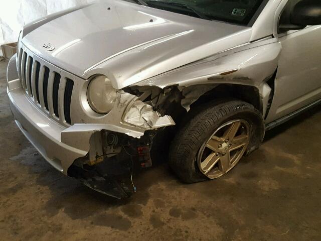 1J8FF47W57D241204 - 2007 JEEP COMPASS SILVER photo 9