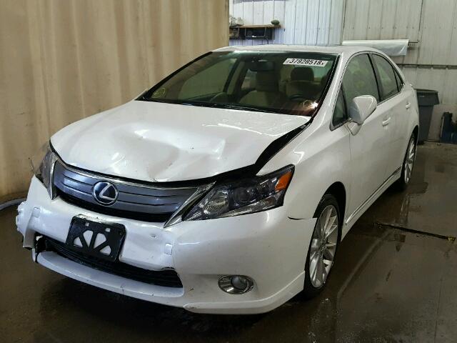 JTHBB1BA0B2048280 - 2011 LEXUS HS 250H WHITE photo 2