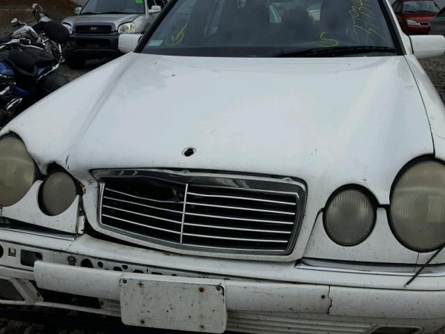 WDBJH82F4XX026761 - 1999 MERCEDES-BENZ E 320 4MAT WHITE photo 7