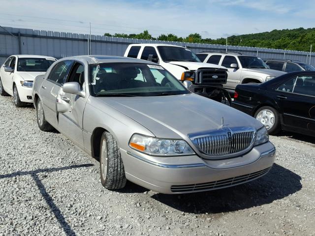 1LNHM83W63Y608905 - 2003 LINCOLN TOWN CAR C GOLD photo 1