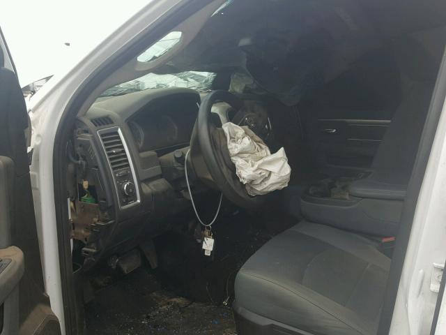 3C63R3HL3GG234360 - 2016 RAM 3500 SLT WHITE photo 5