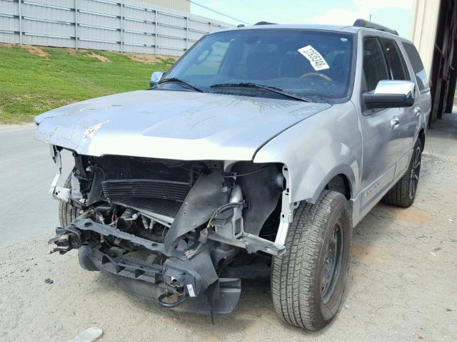 5LMJJ2HT7GEL05870 - 2016 LINCOLN NAVIGATOR SILVER photo 2