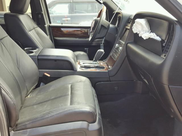 5LMJJ2HT7GEL05870 - 2016 LINCOLN NAVIGATOR SILVER photo 5