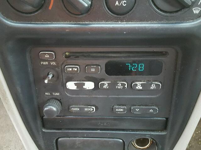 1Y1SK52811Z447979 - 2001 CHEVROLET GEO PRIZM 银色 照片 9