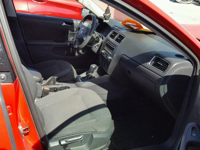 3VW2K7AJ9DM264336 - 2013 VOLKSWAGEN JETTA BASE 红色 照片 5
