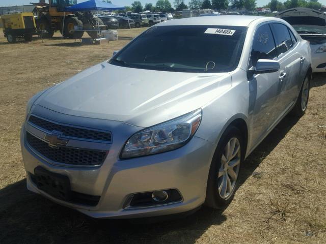 1G11H5SAXDF287844 - 2013 CHEVROLET MALIBU LTZ 银色 照片 2