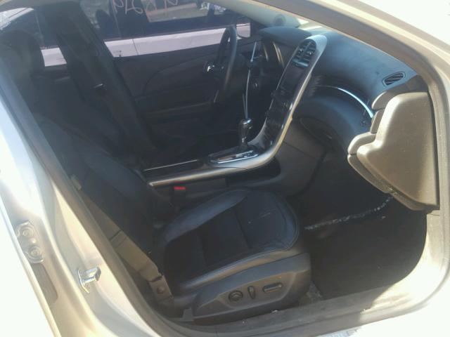 1G11H5SAXDF287844 - 2013 CHEVROLET MALIBU LTZ 银色 照片 5