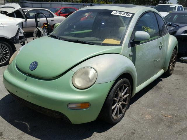 3VWDD21C0YM438405 - 2000 VOLKSWAGEN NEW BEETLE 绿色 照片 2