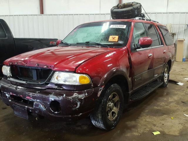 5LMEU27R21LJ31448 - 2001 LINCOLN NAVIGATOR RED photo 2