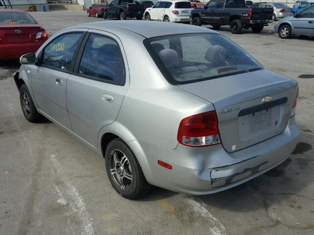 KL1TD52655B468020 - 2005 CHEVROLET AVEO BASE Күміс фото 3