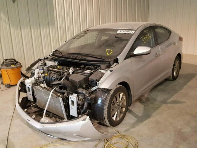 5NPDH4AE0GH655834 - 2016 HYUNDAI ELANTRA SE SILVER photo 2