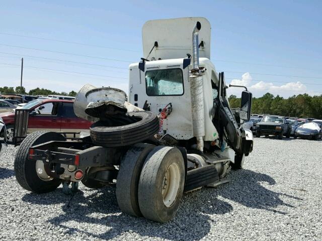 1FUBA5CG47LX41300 - 2007 FREIGHTLINER CONVENTION WHITE photo 4