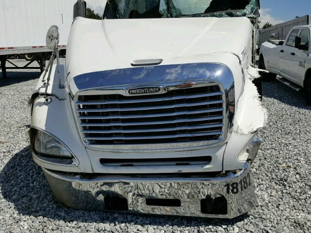 1FUBA5CG47LX41300 - 2007 FREIGHTLINER CONVENTION WHITE photo 7