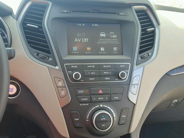 5NMZUDLB5HH050890 - 2017 HYUNDAI SANTA FE S WHITE photo 9