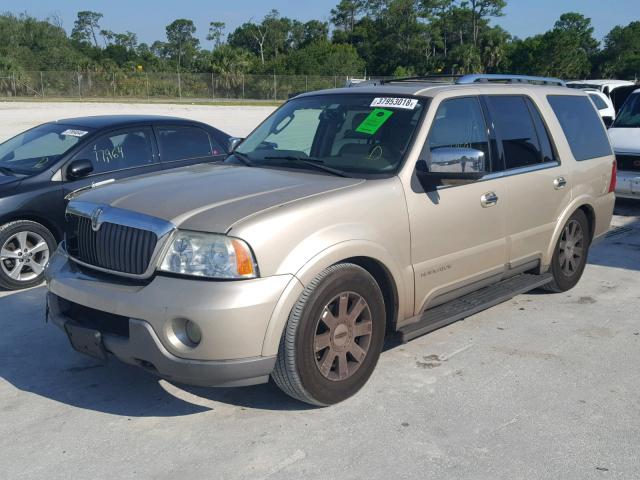 5LMFU28RX4LJ42897 - 2004 LINCOLN NAVIGATOR GOLD photo 2