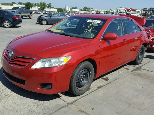 4T1BF3EK9AU041252 - 2010 TOYOTA CAMRY BASE RED photo 2