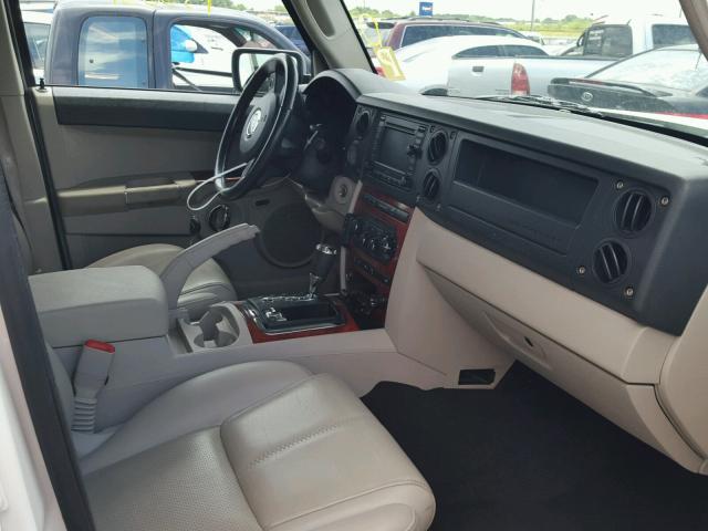 1J8HG58207C569921 - 2007 JEEP COMMANDER WHITE photo 5